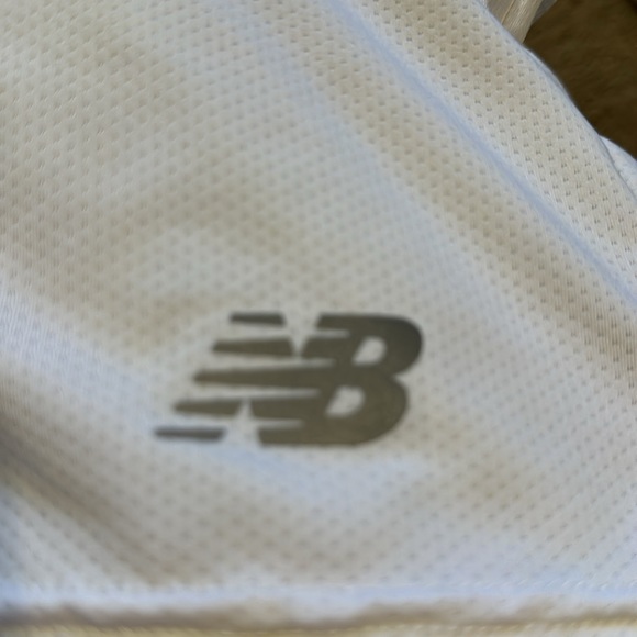 New  Balance T Shirt - Picture 4 of 4